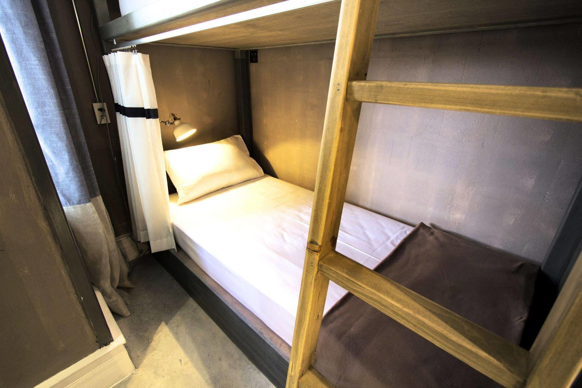 Oneday Hostel Sukhumvit 26 بانكوك المظهر الخارجي الصورة