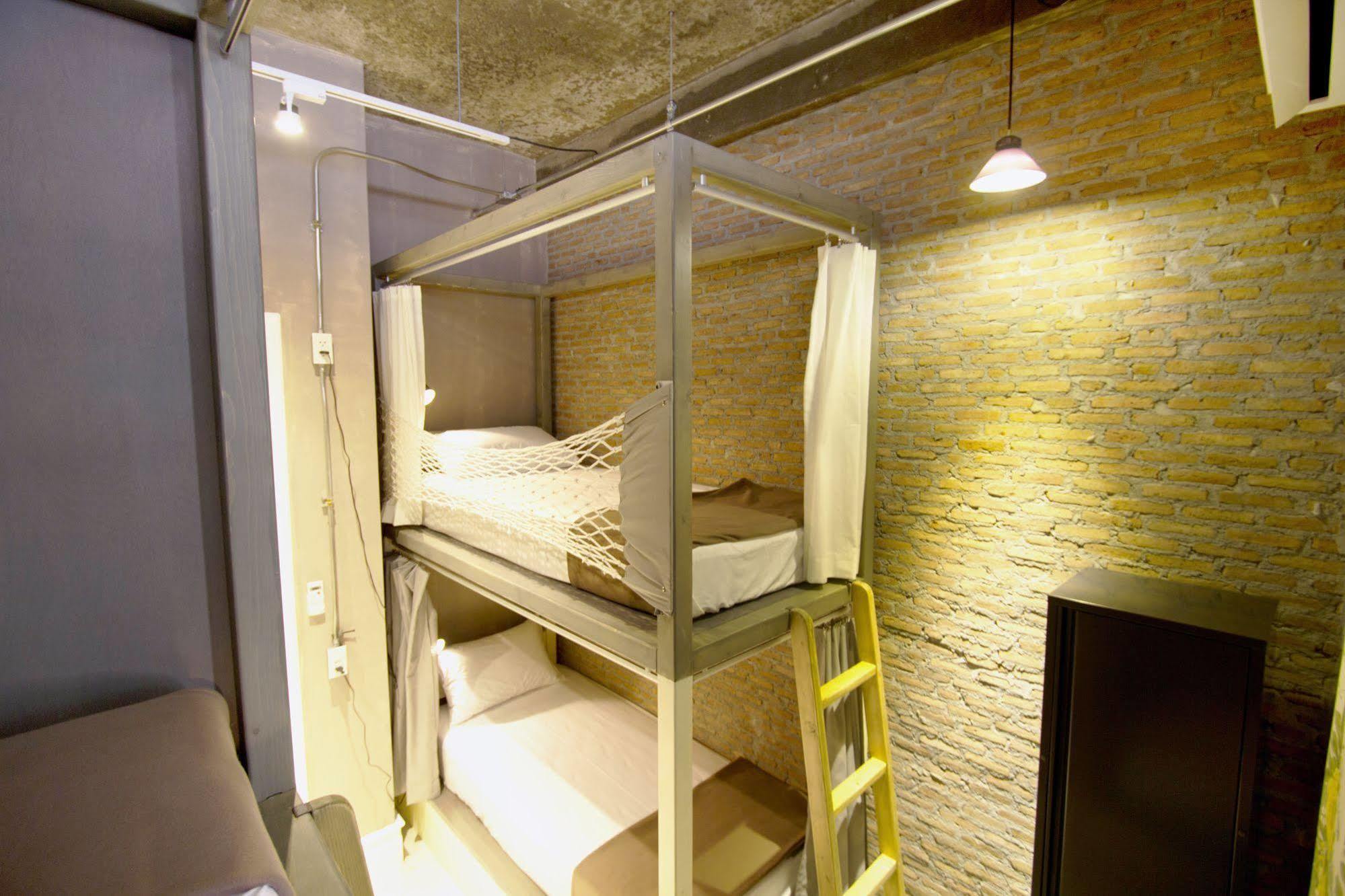 Oneday Hostel Sukhumvit 26 بانكوك المظهر الخارجي الصورة